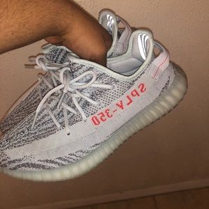 YEEZY 350 V2s size 12.5(pics wit better lighting)